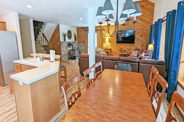 Photo 1 - Yellow Pine 10