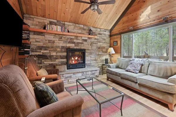 Photo 1 - Pole House 10