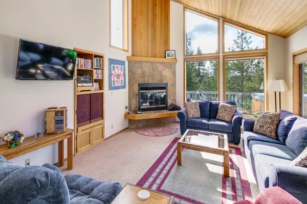 Photo 1 - White Elm 29