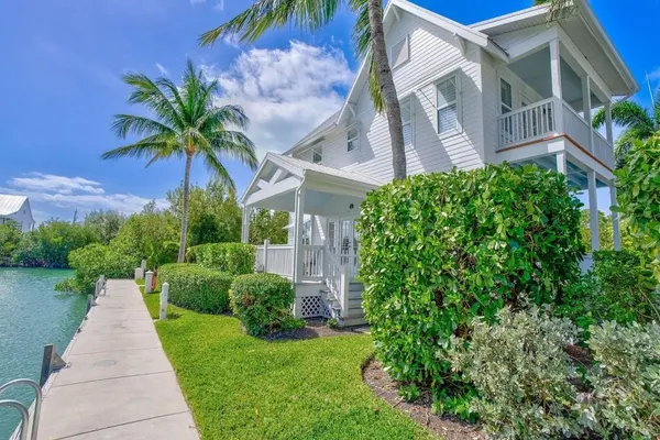 Photo 1 - The Point at Coral Lagoon, Rare End of Canal Villa