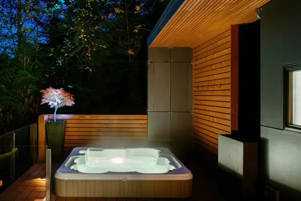 Photo 1 - 83MF - Lakeside - Hot Tub - WIFI - BBQ - Dock - Sleeps 4 NO PETS