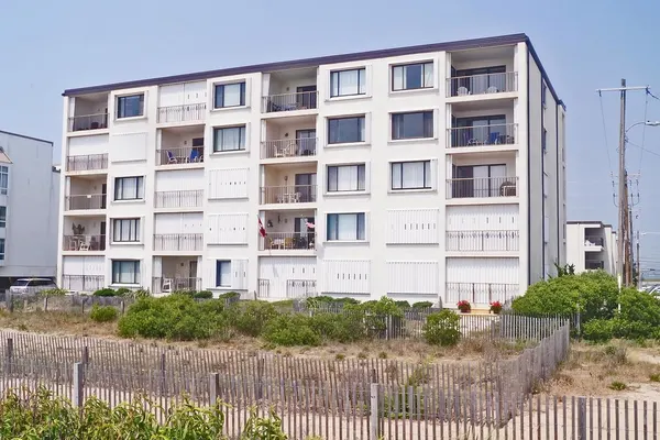 Photo 1 - Even Keel 404