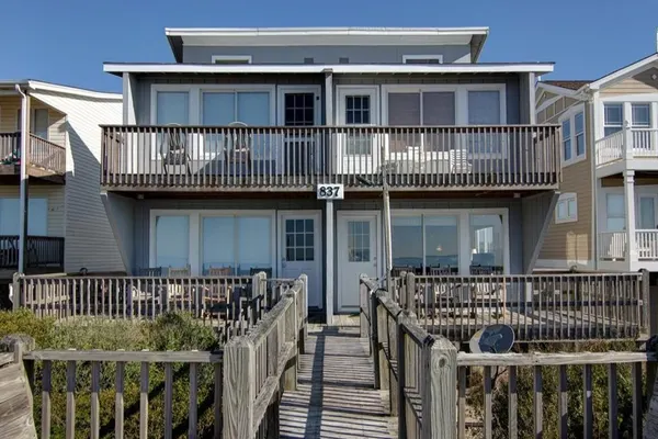 Photo 1 - Eastside Duplex