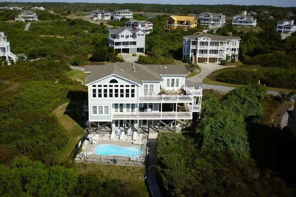 Photo 1 - Full Circle