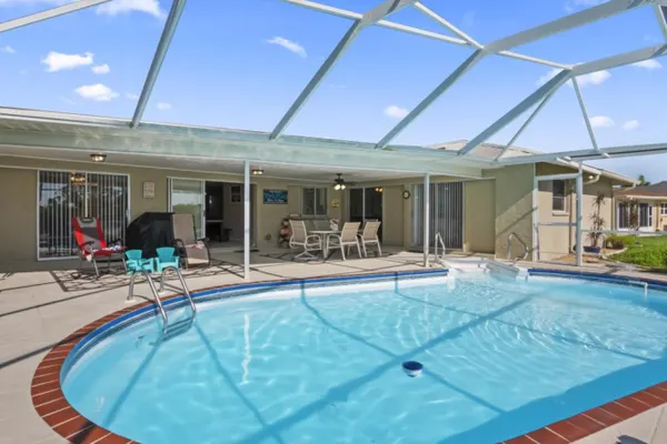 Photo 1 - Lakeside Getaway