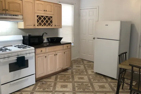 Photo 1 - Private 2-bedroom apartment with direct bus to NYC Manhattan only a 5-minute walk away