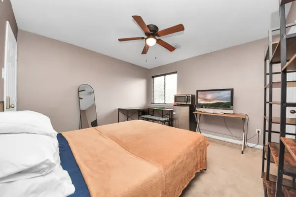 Photo 1 - Comfy Bedroom, HI-SPEED Wi-Fi, FreeParking, Patio Rm 2