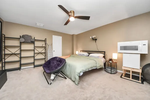 Photo 1 - King Bed+Private Bathroom.Fast Wi-fi.Projector