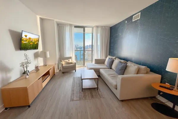 Photo 1 - Elegant Two Bedroom Beachwalk Retreat