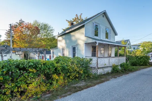 Photo 1 - Expansive Home with Large Yard, Close to the Beach