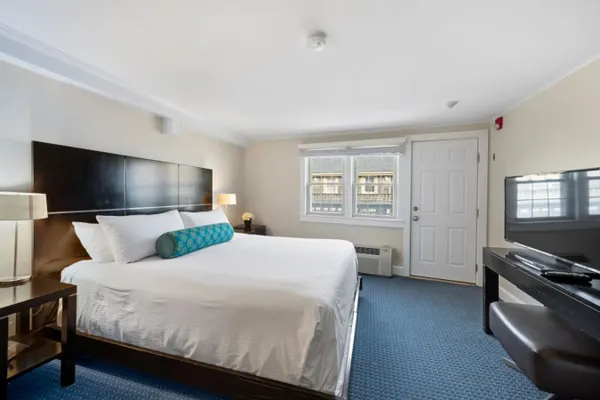 Photo 1 - King Room w/ Partial Ocean View Above Restaurant (203)