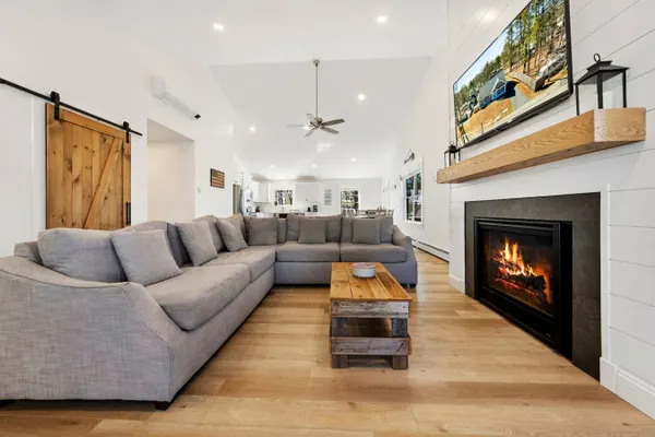 Photo 1 - Serene & Stylish Seaview Home