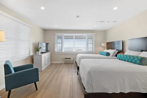 Photo 1 - Cozy Oceanfront Room | 2 Beds + Kitchenette