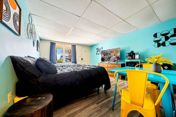 Photo 1 - Cozy Motel Room Retreat