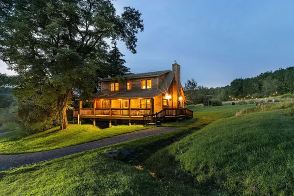 Photo 1 - Tranquil Log Home with Panoramic Mountain Views