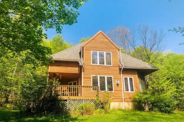 Photo 1 - Paradise on 12 Acres with A/C and Pool Nearby