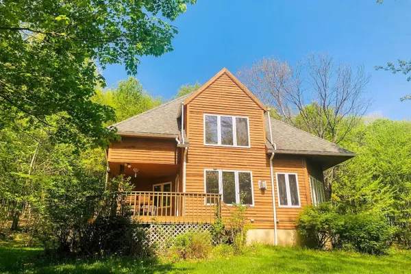 Photo 1 - Paradise on 12 Acres with A/C and Pool Nearby