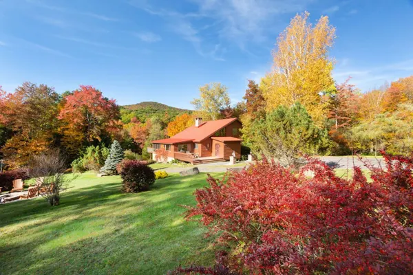 Photo 1 - Peaceful 6BR Getaway | Fire Pit & Hot Tub