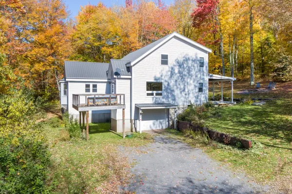 Photo 1 - Relaxing Country Stay | Big Home, Great Location