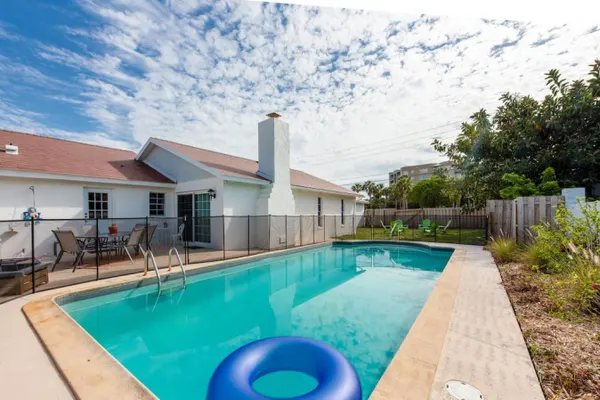 Photo 1 - Large pool home & blocks away from the beach!