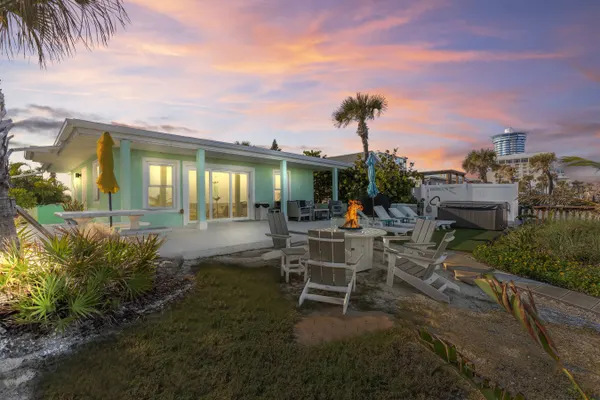 Photo 1 - A1A Beach House Retreat