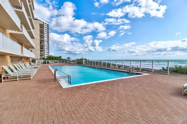 Photo 1 - Elegant Oceanfront Pool Hot Tub at Sanibel Condos