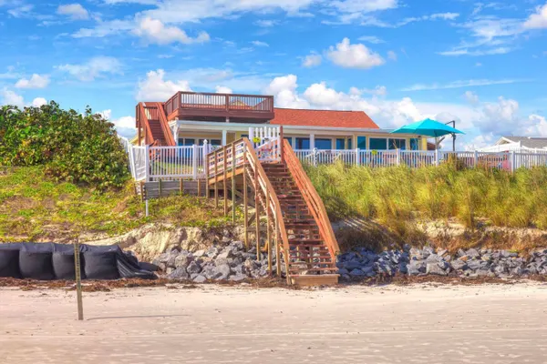 Photo 1 - Sandbar Beachfront Estate, Pool, Hot Tub, Fire Pit, Pet Friendly