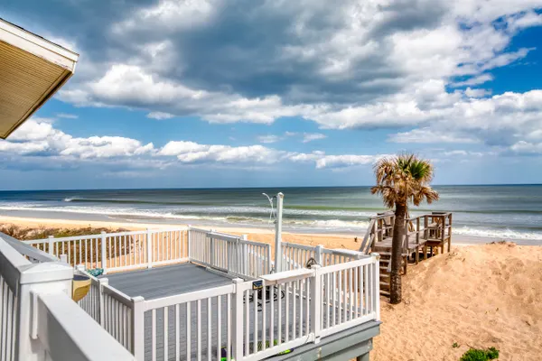 Photo 1 - ❤️ The Funky Pelican Direct Oceanfront Retreat