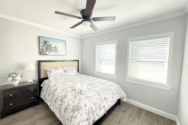 Photo 1 - 1 minute to beach - Brand new house