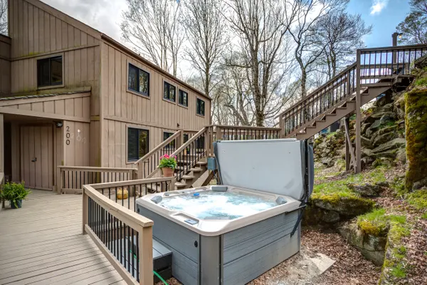 Photo 1 - Lookout Lodge