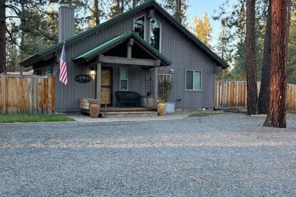 Photo 1 - The Guests Nest Cabin w/Hot tub