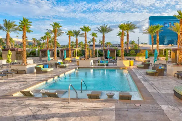 Photo 1 - Luxury MGM Studio with pool, gym & jacuzzi bathtub