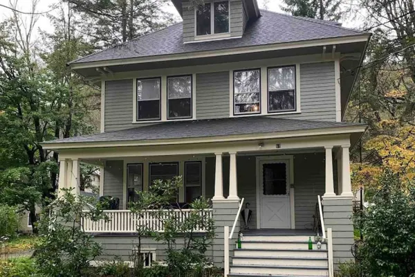 Photo 1 - Private Hot Tub - 3 bedroom Village Home