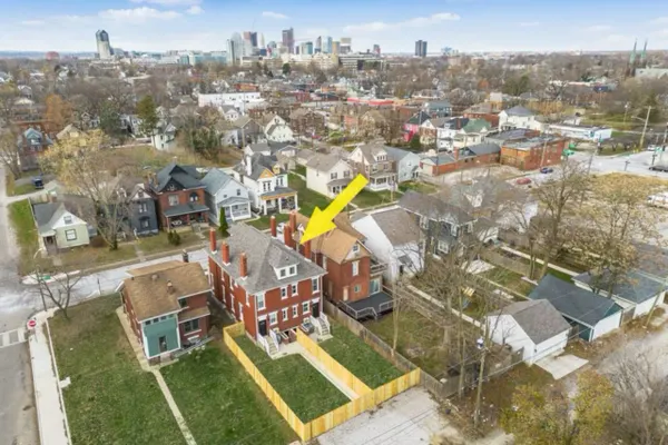 Photo 1 - 10) Downtown | 5 beds | Hot Tub | Pet Friendly
