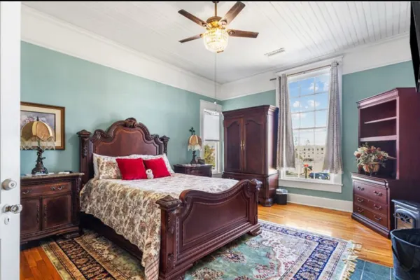 Photo 1 - 1 bedroom house with free parking!