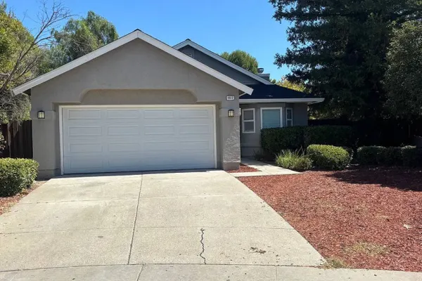 Photo 1 - Cute home in the heart of Antioch CA.
