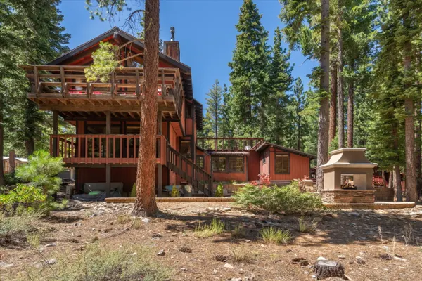 Photo 1 - Central family cabin private hot-tub & fire-pit