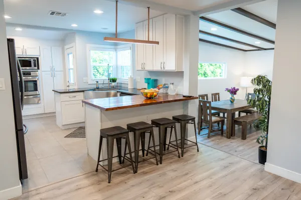 Photo 1 - UPSCALE & UPGRADED BEAUTIFUL SPACIOUS 3BR HOUSE in ENCINO, FULLY RENOVATED with GARAGE & HUGE FENCED YARD/PATIO AT END OF CUL-DE-SAC p84