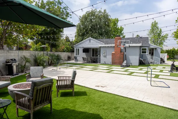 Photo 1 - UPSCALE & UPGRADED BEAUTIFUL SPACIOUS 3BR HOUSE in ENCINO, FULLY RENOVATED with GARAGE & VERY LARGE FENCED YARD/PATIO AT END OF CUL-DE-SAC p84