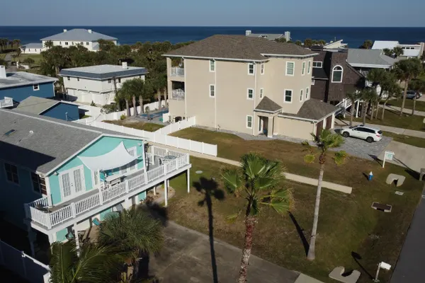 Photo 1 - Steps to Beach 3BR | Ocean View | Fast WiFi