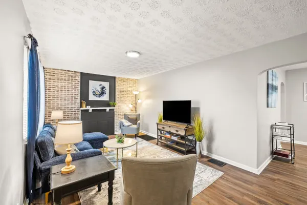 Photo 1 - Opulent Urban Retreat