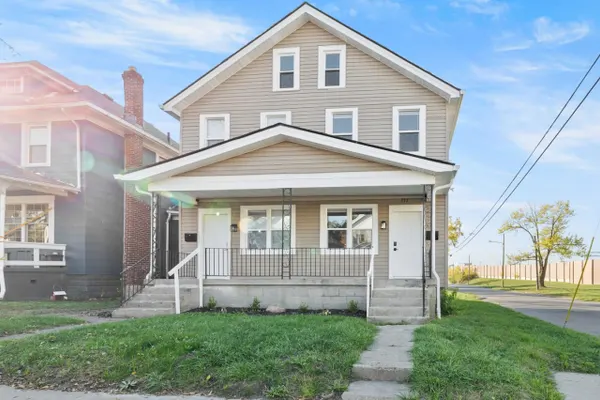 Photo 1 - Cityscape Retreat: Big Backyard