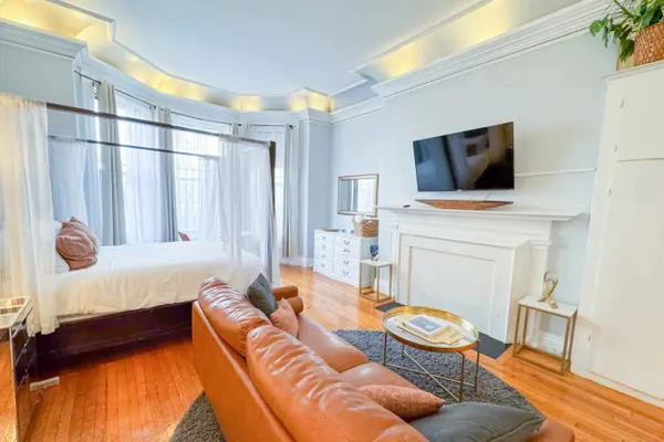 Photo 1 - Oversized Furnished Brownstone Studio in Back Bay