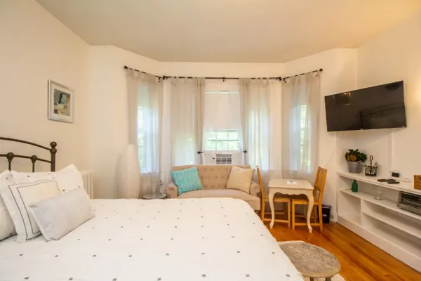 Photo 1 - Cozy, Spacious Studio In Coolidge Corner