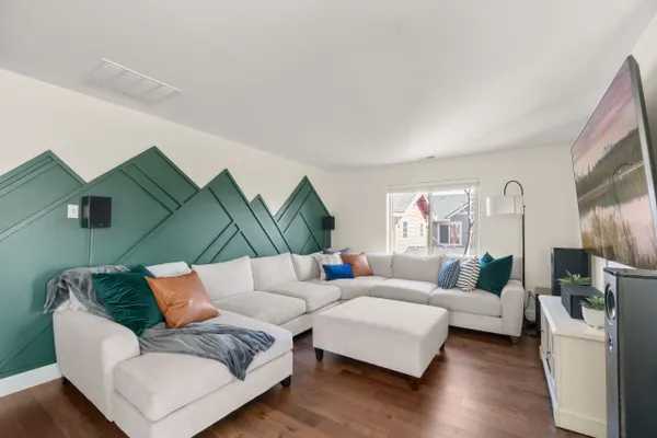 Photo 1 - Movie Theater, Office, Pets! - Stunning Bend Home