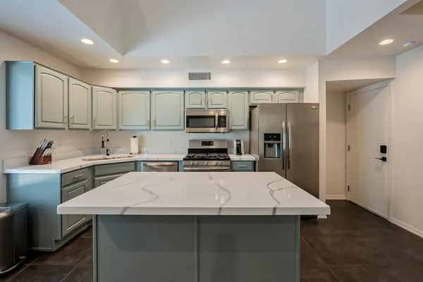 Photo 1 - 7829 PHX · Modern 3 story | 3 Bed - 3 En Suite Bath Townhouse w/ rooftop deck