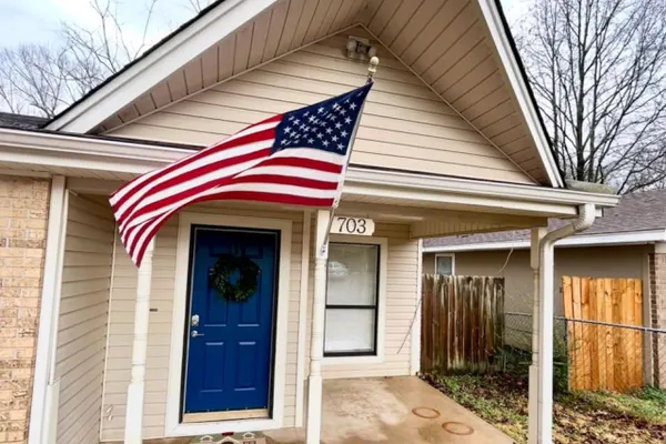 Photo 1 - Jacksonville Bungalow