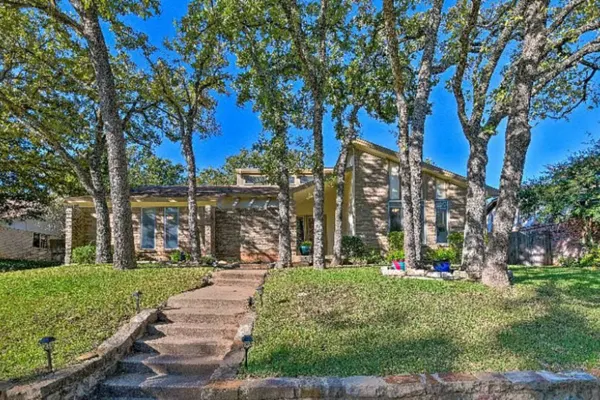 Photo 1 - 3 Bedroom with a Pool