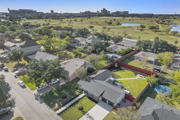 Photo 1 - NEW 3BR/3BA Remodeled Home Walk to Kyle Field