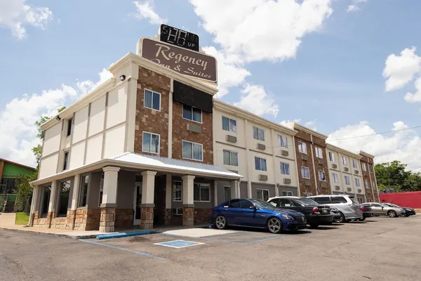 Photo 1 - Regency Inn And Suites Nashville